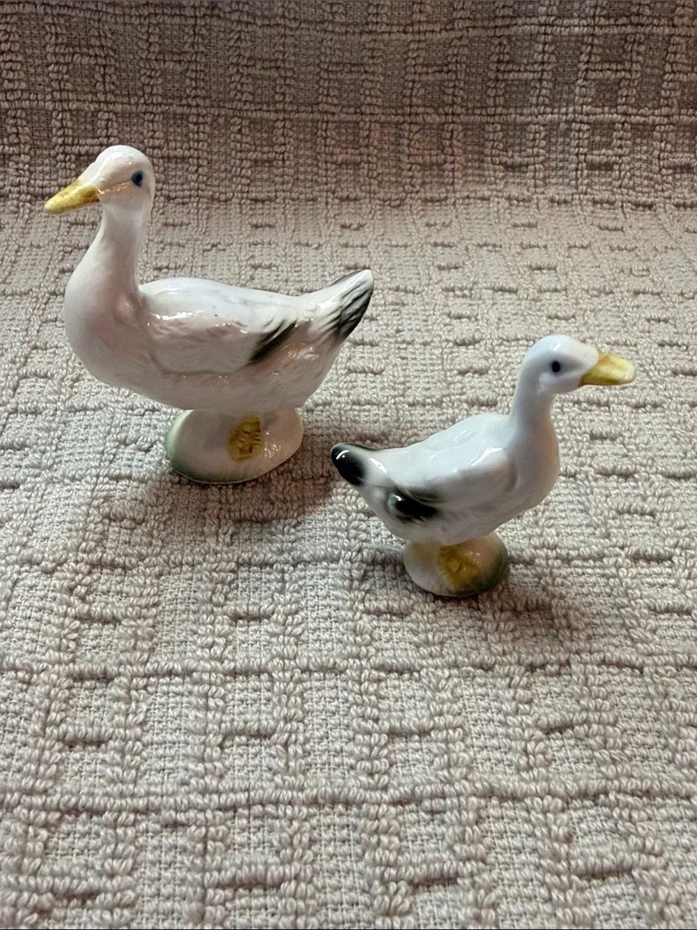 Vintage miniature White Ceramic Duck momma and baby figurines